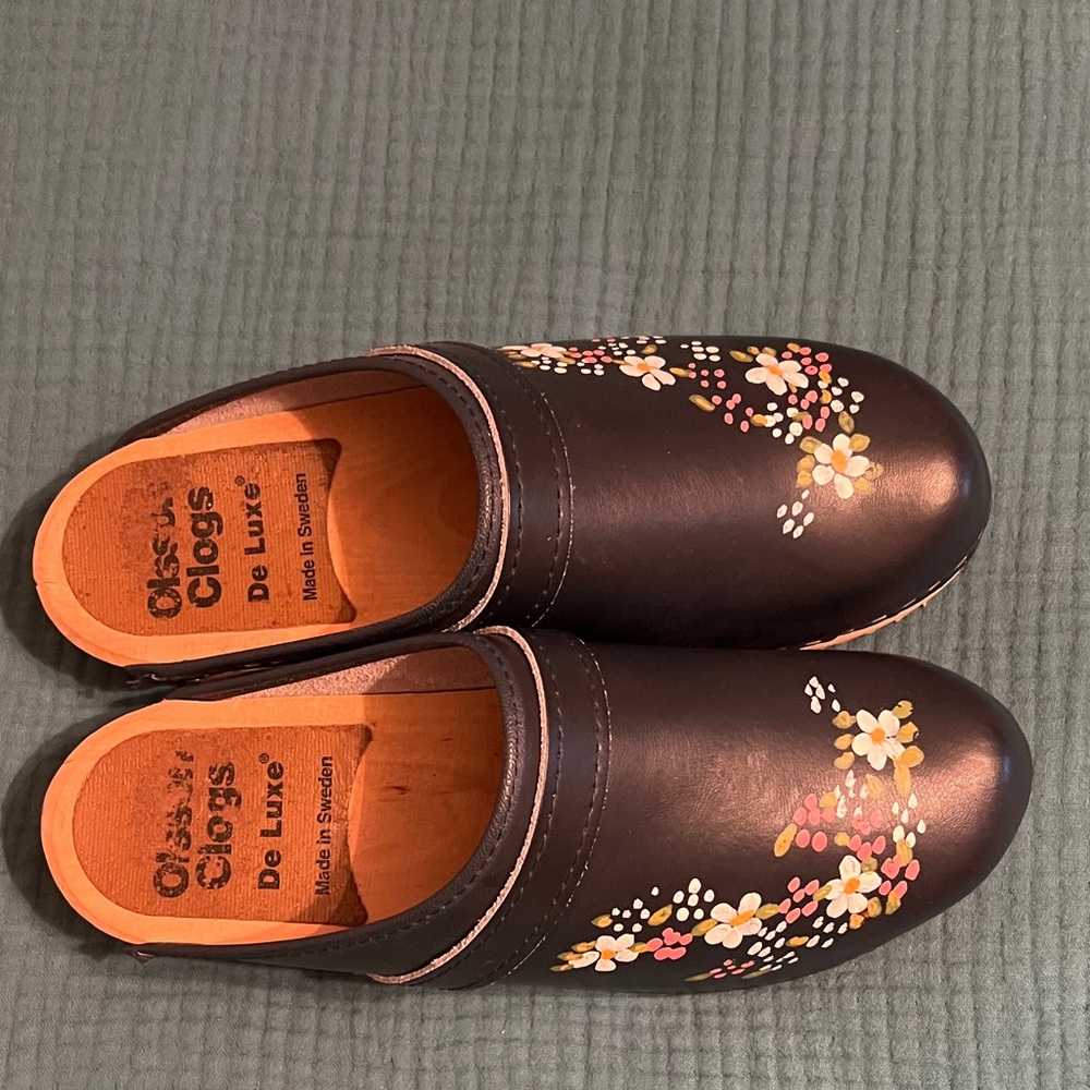 Olsson DeLuxe Navy hand painted clogs 41